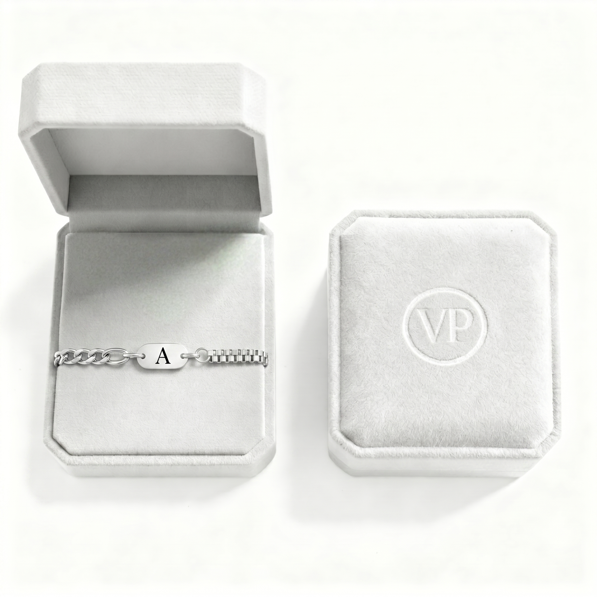 Initial Bracelet "Valor"